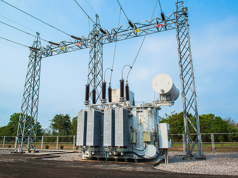 Po co stosować regulator napięcia?